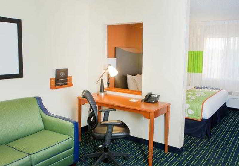 Fairfield Inn & Suites By Marriott Champaign Quarto foto